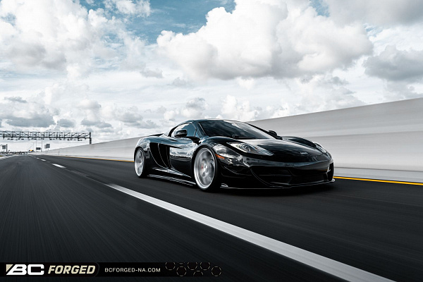 Фото дисков BC Forged KL01 Глянцевый лак на McLaren 12C