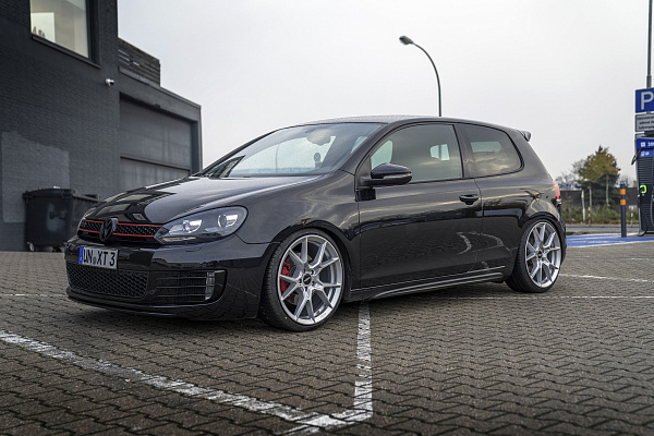 Фото дисков Rotiform KPR Серебро на Volkswagen Golf VII
