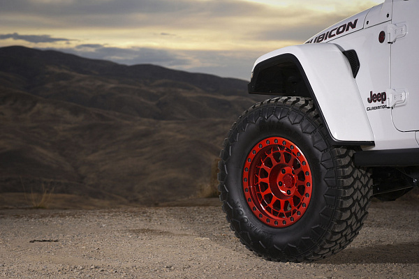Фото дисков Black Rhino PRIMM Красный глянец на Jeep Gladiator II (JT)