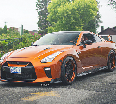 Фото дисков Strasse Wheels SV2T Deep Concave FS на Nissan GT-R