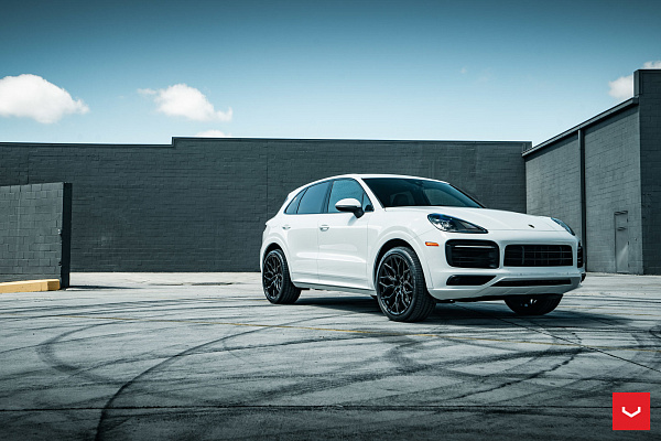 Фото дисков Vossen HF-2 Черный глянец на Porsche Cayenne III