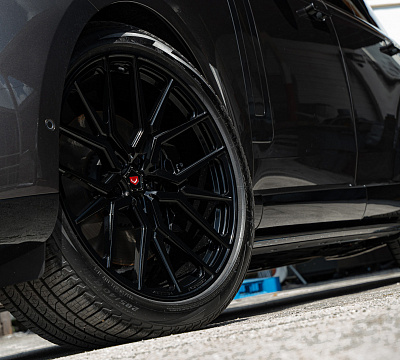 Фото дисков Vossen M-X3 на Land Rover Range Rover V