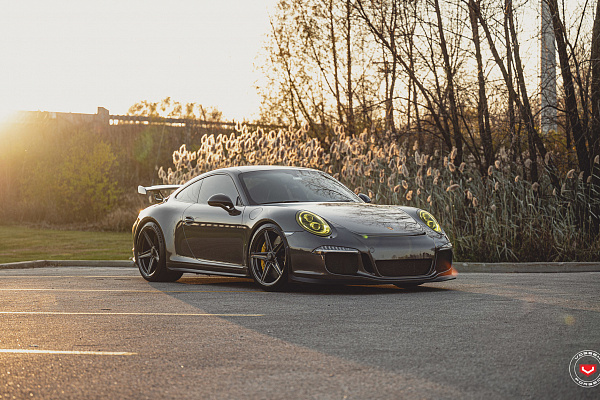 Фото дисков Vossen M-X5 Черный глянец на Porsche 911 VII
