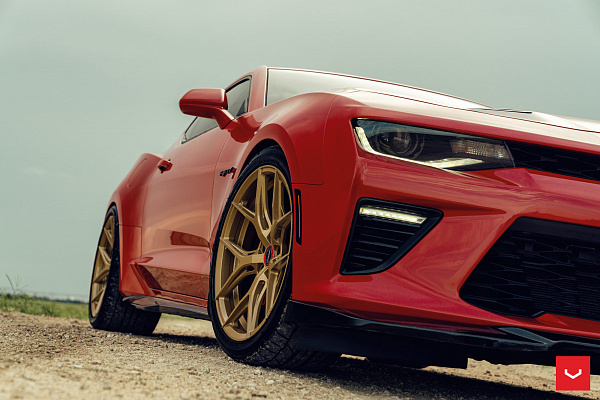 Фото дисков Vossen HF-5 Глянцевое золото на Chevrolet Camaro VI