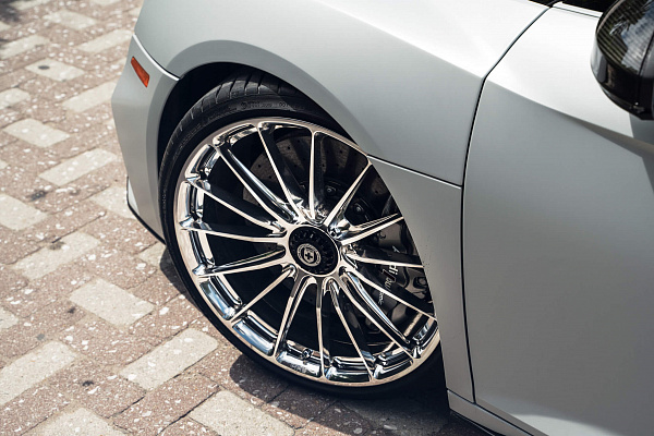 Фото дисков HRE P103 Полированный лак на Audi R8 (4S)