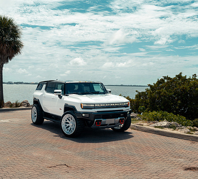 Фото дисков Vossen HFX-1 (8-Lug) на GMC Hummer EV