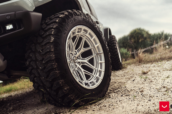 Фото дисков Vossen HFX-1 (6-Lug) Серебро на Ford Bronco