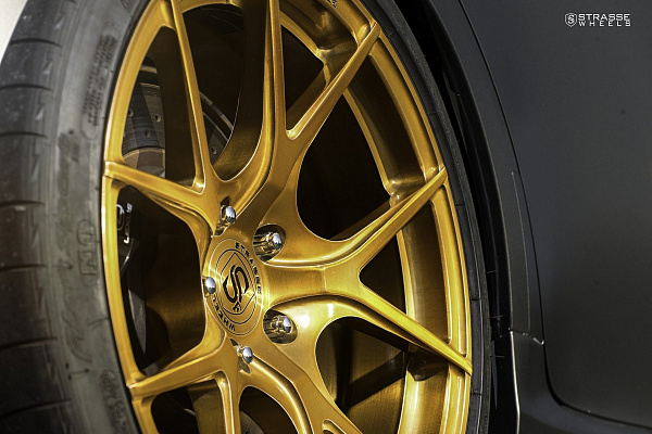Фото дисков Strasse Wheels SM5R Deep Concave Monoblock Сатиновое золото на Lexus IS II
