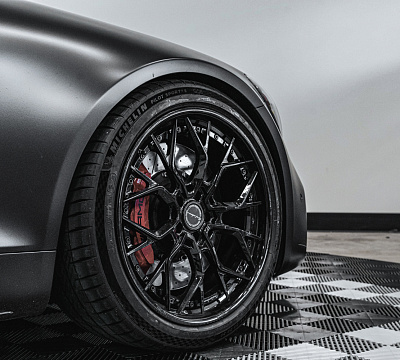 Фото дисков Brixton Forged PF10 на Mercedes-Benz AMG GT I