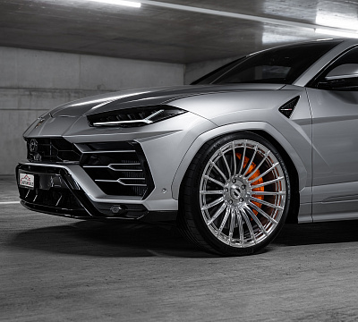 Фото дисков Radi8 R802 на Lamborghini Urus