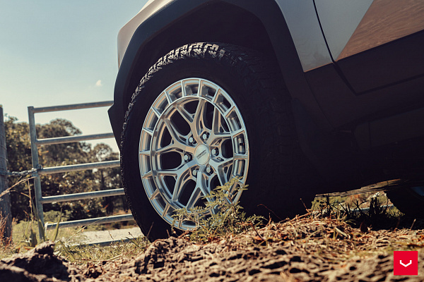 Фото дисков Vossen HFX-1 (6-Lug) Серебро на Toyota Land Cruiser Prado 250