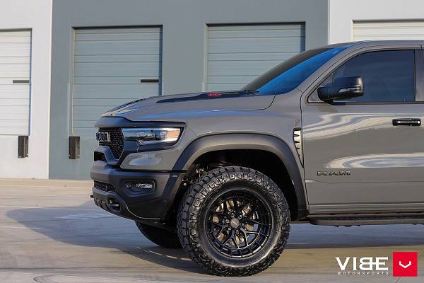 Фото дисков Vossen HFX-1 (6-Lug) Черный глянец на Ram 1500 V