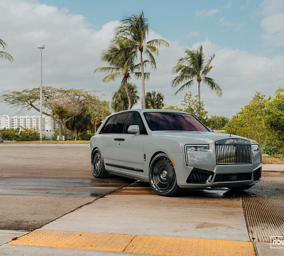 Фото дисков NOVITEC SP3 на Rolls-Royce Cullinan