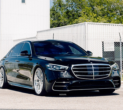 Фото дисков Strasse Wheels SV10M-RS Deep Concave FS на Mercedes-Benz S-Class (W223)