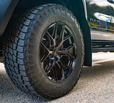 Фото дисков Vossen HF6-4 на Ram 1500 V