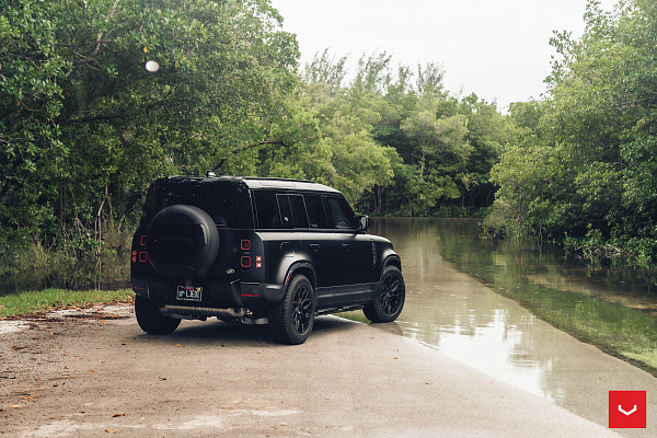 Фото дисков Vossen HF-2 Черный глянец на Land Rover Defender II