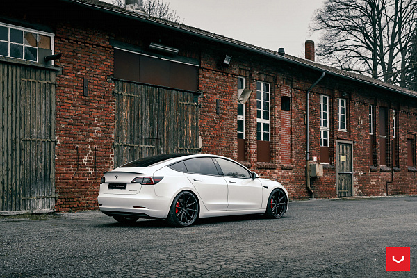 Фото дисков Vossen HF-3 Черный сатин на Tesla Model 3