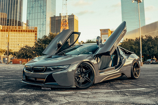 Фото дисков Strasse Wheels SV2 Deep Concave Duoblock Черный сатин на BMW i8