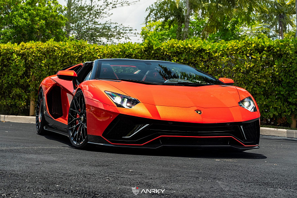Фото дисков Anrky AN20 Черный глянец на Lamborghini Aventador