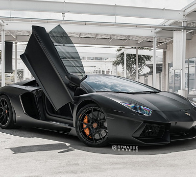 Фото дисков Strasse Wheels SM5R Deep Concave Monoblock на Lamborghini Aventador