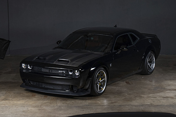 Фото дисков American Racing BISHOP Сатиновый графит на Dodge Challenger III