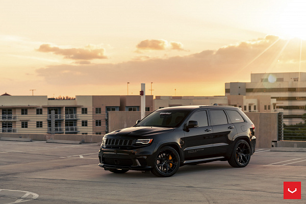 Фото дисков Vossen HF-5 Черный глянец на Jeep Grand Cherokee IV