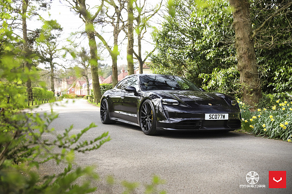 Фото дисков Vossen HF-4T Черный сатин на Porsche Taycan I