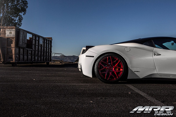 Фото дисков MRR FS01 Красный глянец на Ferrari 458
