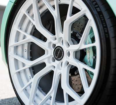 Фото дисков Brixton Forged PF10 на McLaren 720S