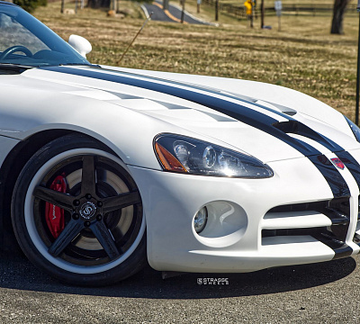 Фото дисков Strasse Wheels S5 Deep Concave FS на Dodge Viper