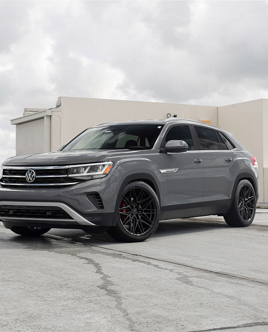 Фото дисков HF-7 Черный глянец на Volkswagen Atlas