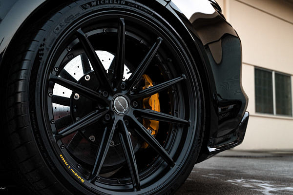 Фото дисков Brixton Forged R11-R Черный сатин на Porsche Panamera II