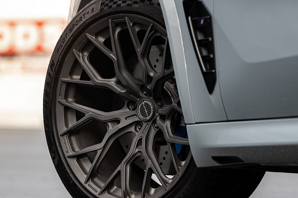 Фото дисков Brixton Forged PF13 R / RS Сатиновый темный лак на BMW X5/X5 M (G05/G18/F95)