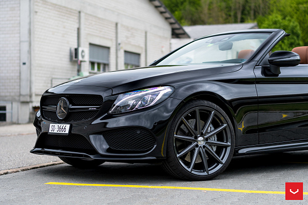 Фото дисков Vossen VFS-10 Глянцевый графит на Mercedes-Benz C-Class (W205)