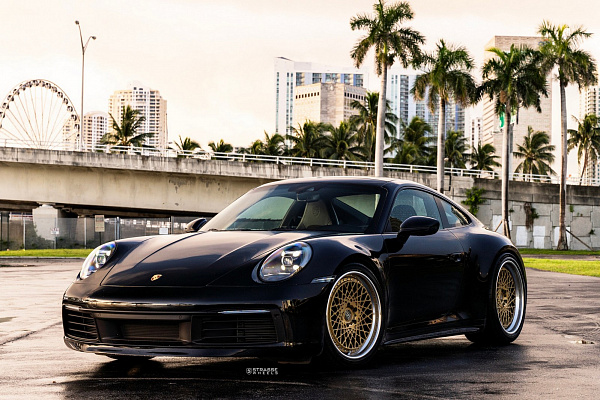 Фото дисков Strasse Wheels SC20 Track Сатиновое золото на Porsche 911 VIII