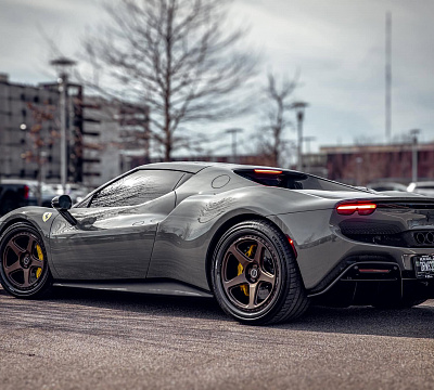 Фото дисков Brixton Forged TR05 на Ferrari 296