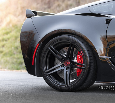 Фото дисков Strasse Wheels SP5R Deep Concave Monoblock на Chevrolet Corvette C7