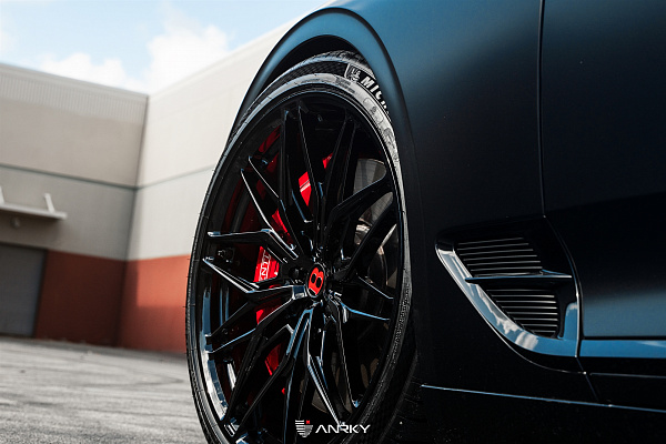 Фото дисков Anrky S1-X1 Черный глянец на Bentley Continental GT III