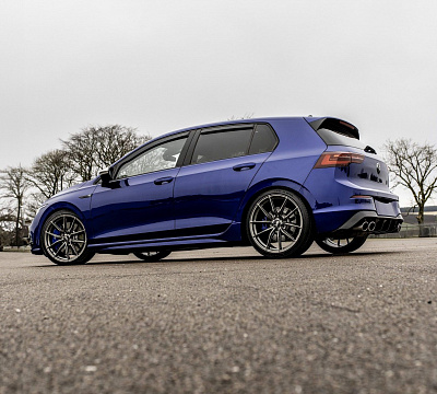Фото дисков Bola FLC на Volkswagen Golf VIII