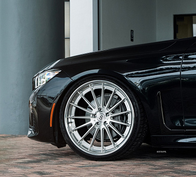 Фото дисков Strasse Wheels SV15 Deep Concave FS на BMW 7 (G11/G12)