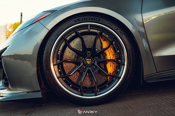 Фото дисков Anrky AN31 Черный глянец на Chevrolet Corvette C8