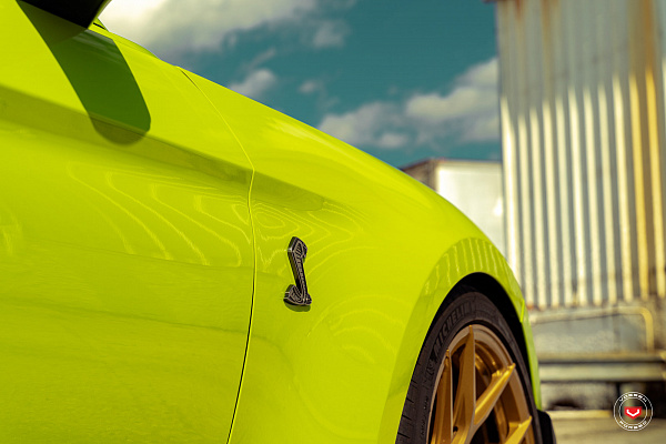 Фото дисков Vossen S21-01 Сатиновое золото на Ford Mustang VI
