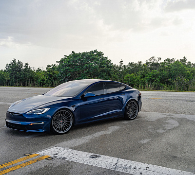 Фото дисков Vossen S17-04 на Tesla Model S
