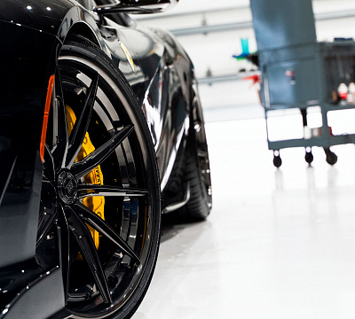 Фото дисков 1886 Wheels G010 на Ferrari 812