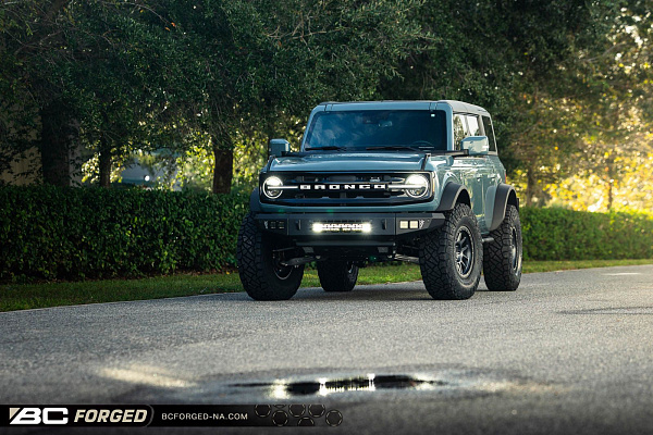 Фото дисков BC Forged RD03-BL Сатиновый тонированный лак на Ford Bronco