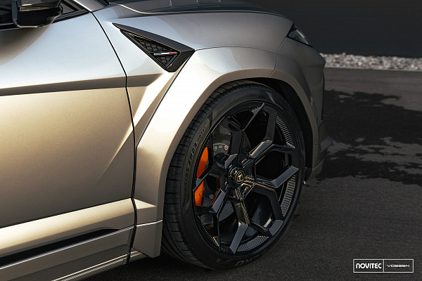 Фото дисков NOVITEC NL5 Черный глянец на Lamborghini Urus