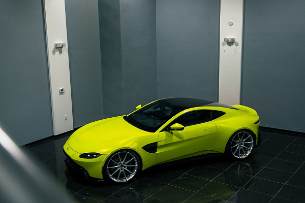 Фото дисков Anrky AN18 Глянцевый лак на Aston Martin Vantage 4