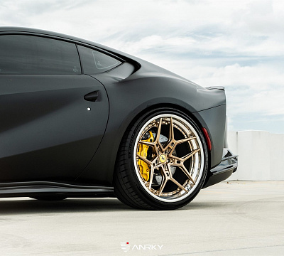 Фото дисков Anrky S3-X4 на Ferrari 812
