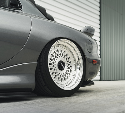 Фото дисков Rotiform LHR-M на Mazda RX-7 III