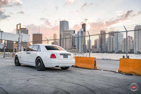 Фото дисков Vossen S17-15T Черный глянец на Rolls-Royce Ghost I